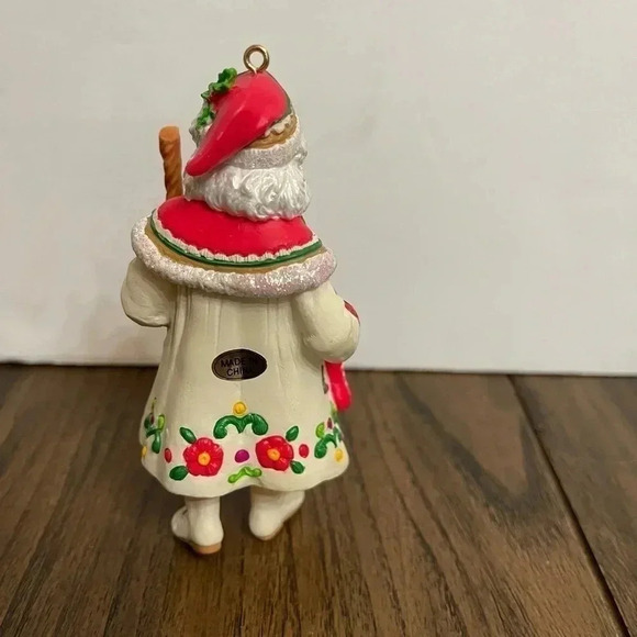 Carlton Cards Heirloom Collection Santa’s Holiday Best Christmas Ornament 1999 - Picture 5 of 11